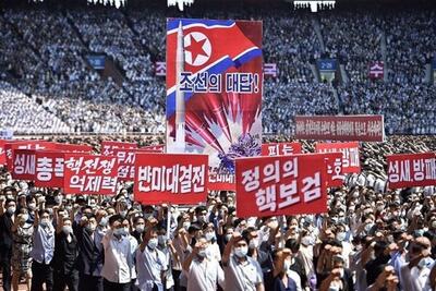 سالگرد جنگ دو کره/ فریاد ضد آمریکایی مردم کره شمالی