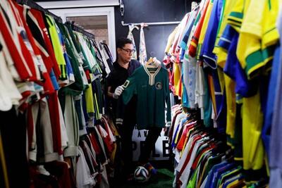 هوادار برزیلی با 6101 پیراهن فوتبال تاریخ‌ساز شد