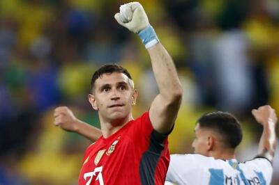 خوشحالی جنجالی دروازه بان تیم ملی آرژانتین مقابل هواداران شیلی