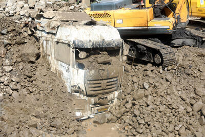 ببینید سیل با این خودروها چه کرده است! + تصاویر |  خسارت سیل در سوادکوه