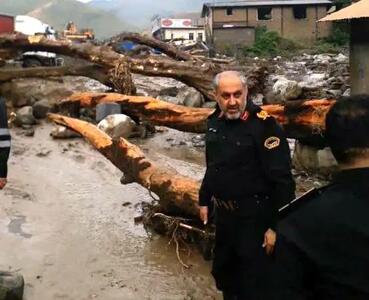 تأمین امنیت و امدادرسانی ماموران انتظامی به مناطق سیل زده سوادکوه