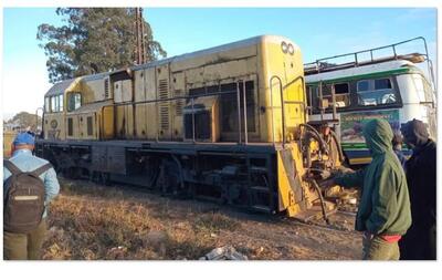 تصادف اتوبوس و قطار در زیمبابوه ۸ کشته و مصدوم برجا گذاشت