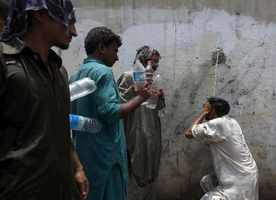 گرمای شدید در پاکستان/دست کم ۳۶ نفر ظرف ۳ روز در کراچی جان باختند