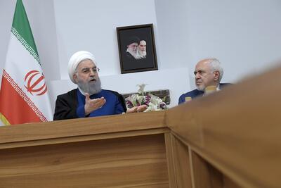 روحانی: مردم روز جمعه انتخابات ۹۲ را تکرار کنند/ نگذارید بار دیگر اقلیت بر اکثریت حاکم شود / برخی نامزد‌ها ادامه سه سال گذشته را می‌خواهند | روزنو