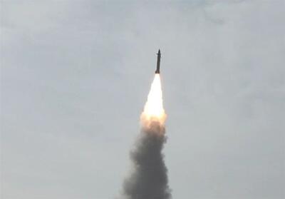 ویدئوی پرتاب موشک هایپرسونیک یمن به سوی کشتی اسرائیلی - تسنیم