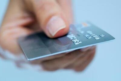 کلاهبرداری ۵ میلیاردی با تعویض کارت بانکی - عصر خبر
