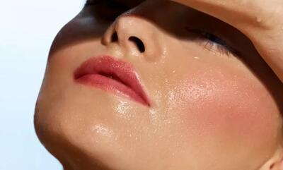 ۸ راهکار برای کاهش عرق کردن صورت در تابستان