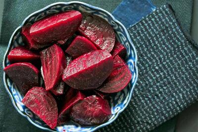 ۱۳ فایده‌ی شگفت‌انگیز سرخ ترین سبزی برای سلامت