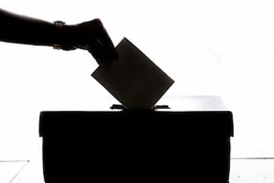۲ مدرک هویتی شناسنامه یا کارت ملی برای رای دادن مجاز است