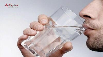 اندیشه معاصر - نوشیدن آب گرم معجونی برای سلامتی یا داستانی اغراق‌آمیز؟ اندیشه معاصر