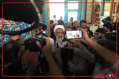 مصطفی پور محمدی نامزد چهاردهمین دوره انتخابات ریاست جمهوری رای خود را در صندوق حسینیه ارشاد انداخت