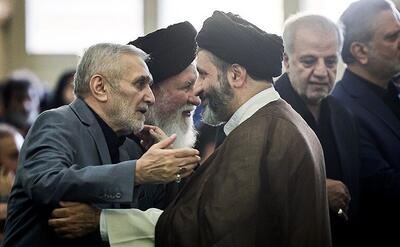 تصاویری از حضور فرزندان رهبری در مصلی تهران