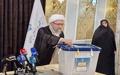 آملی لاریجانی: مردم سالاری دینی با حضور در پای صندوق‌های رأی حاصل می‌شود