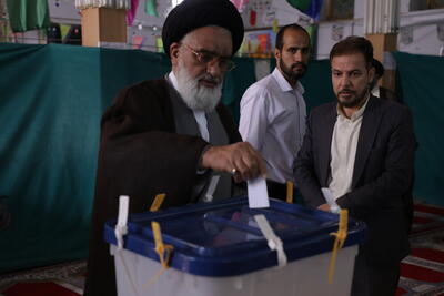 مردم با حضور در انتخابات در تحقق اهداف اسلام سهیم می‌شوند