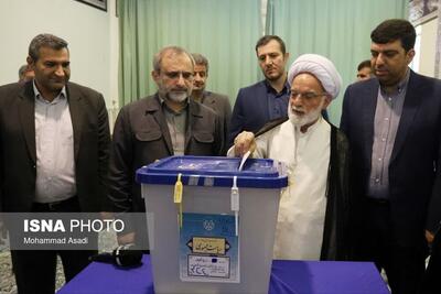 دری نجف‌آبادی: در انتخابات امروز مسئولیت بزرگی بر دوش ملت ایران است