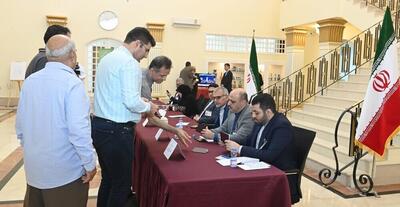 عکس | برگزاری انتخابات ریاست جمهوری در مسقط با حضور ایرانیان مقیم عمان