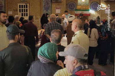 عکس/ازدحام جمعیت در شعبه اخذ رای در سعادت آباد تهران