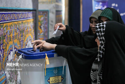 حضور مردم قزوین در شعب اخذ رای ادامه دارد