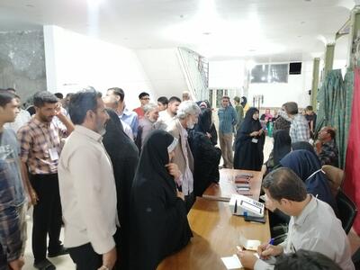 حضور پرشور مردم در شعبه اخذ رای شهرک الله ابادکرمان