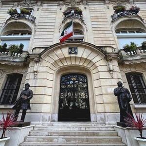 موج حضور رای دهندگان در سفارت ایران در فرانسه