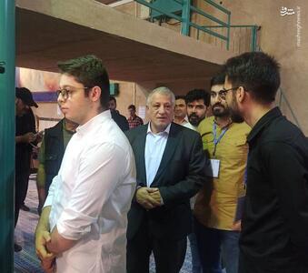حضور محسن هاشمی رفسنجانی در حسینیه جماران