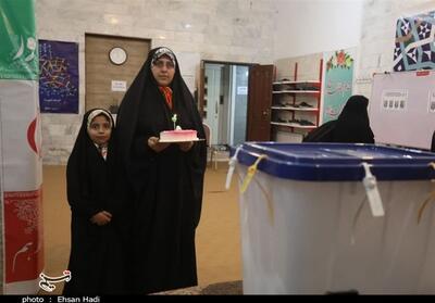 حضور پر شکوه دریادلان هرمزگانی در انتخابات ریاست جمهوری- فیلم دفاتر استانی تسنیم | Tasnim