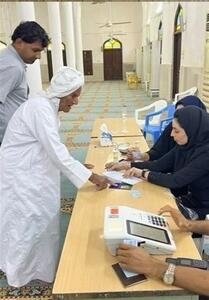 مسن‌ترین شهروند قشم رأی خود را به صندوق انداخت - تسنیم
