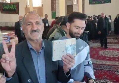 حضور پرشور مردم نهاوند در پای صندوق های رای- فیلم فیلم استان تسنیم | Tasnim