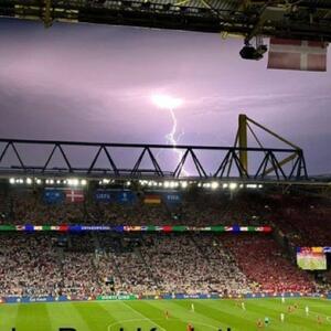 توقف غیرمنتظره بازی آلمان به یک دلیل عجیب