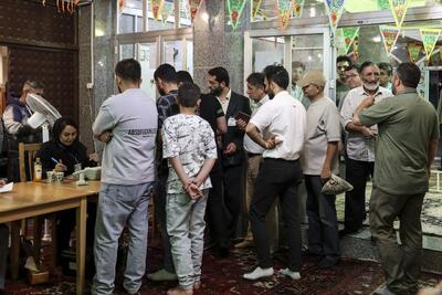 عکس/ تصاویری از ساعات پایان رای‌گیری در شهر پزشکیان | اقتصاد24
