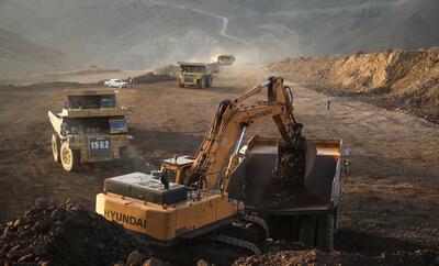 ذخایر بیش از ۵ میلیارد تنی سنگ آهن ایران