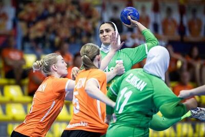 پیروزی دختران هندبال ایران برابر ازبکستان/سه پله صعود در جهان