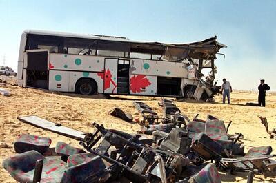واژگونی اتوبوس در شمال غرب مصر با ۶۴ کشته و زخمی