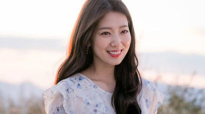 این سریال کره‌ای را فقط بخاطر استایل‌های تابستانی پارک شین هه ببینید؛ کل دنیا عاشق این بازیگر زن کره‌ای هستند! - چی بپوشم