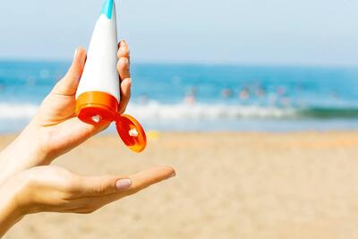 آیا استفاده از کرم ضد آفتاب از پیش مانده مضر است؟