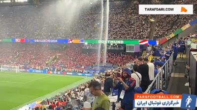 هواداران دانمارکی حتی با تگرگ و رعد و برق هم از حمایت تیمشان دست نکشیدند! - پارس فوتبال | خبرگزاری فوتبال ایران | ParsFootball