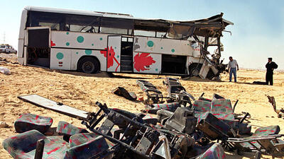 64 کشته و زخمی در تصادف هولناک اتوبوس
