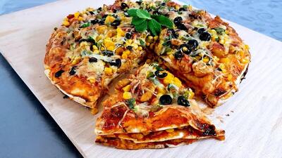 متفاوت‌ترین پیتزای ۴ لایه با نان ترتیلا (فیلم)