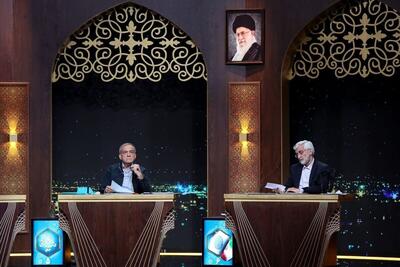 «تاکتیکِ احمدی نژادی» جلیلی مقابل لبخندهای پزشکیان در مناظره آخر /مشتِ باز جلیلی و یک جهان کمک صداوسیما