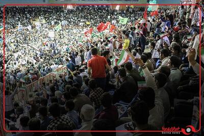 اجتماع مردم کرمانشاه در استقبال از سعید جلیلی در ورزشگاه امام خمینی(ره)
