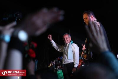 مسعود پزشکیان در آخرین همایش انتخاباتی در ورزشگاه حیدرنیا