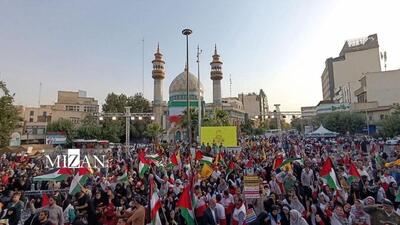 مراسم استقبال مردمی از خانواده‌های شهدا و بازماندگان غزه در میدان فلسطین تهران