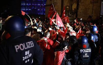 جشن پر دردسر: 19 هوادار ترکیه دستگیر شدند