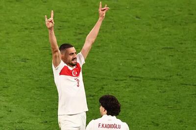 یوفا در مورد شادی گل بازیکن تیم ملی فوتبال ترکیه تحقیق می کند | خبرگزاری بین المللی شفقنا
