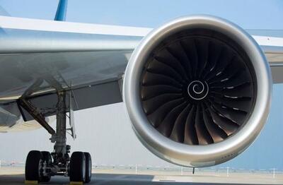 فوت یک نیروی فنی حین تعمیر موتور هواپیما در فرودگاه کنارک