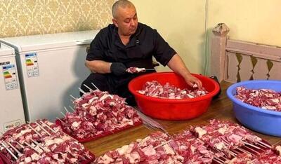 غذای خیابانی در ازبکستان؛ پخت ۱۰۰۰ سیخ کباب با ۳۰۰کیلو گوشت