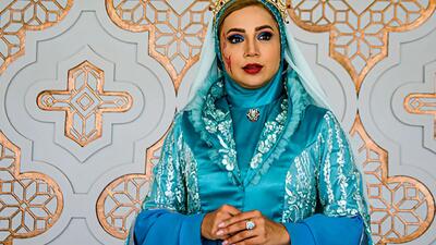 نگاهی به لباس ملکه ای و طلایی شبنم قلی خانی + عکس