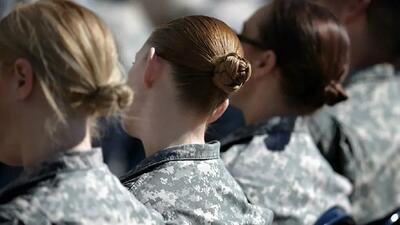 سربازی برای زنان این کشور اجباری می‌شود؟