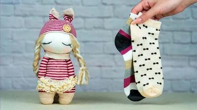 (ویدئو) نحوه درست کردن یک عروسک زیبا با جوراب