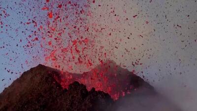 (ویدئو) پرتاب خیره کننده گذازه‌ها از آتشفشان اِتنا در ایتالیا